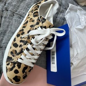 Size 7 NIB. Stuart Weitzman Livvy Sneaker